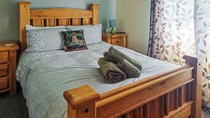 3 bedrooms, free WiFi, bed sheets - 3 bedroom accommodation in Strachan, near Banchory (Strachan, near Banchory)