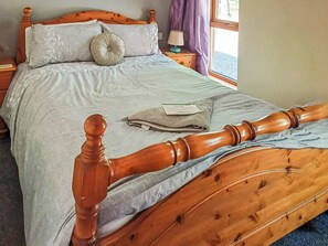 3 bedrooms, free WiFi, bed sheets - 3 bedroom accommodation in Strachan, near Banchory (Strachan, near Banchory)