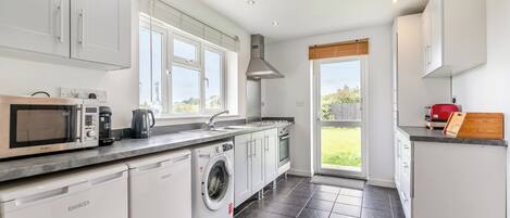 Chaise haute, congélateur