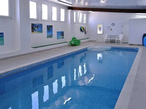 Una piscina techada