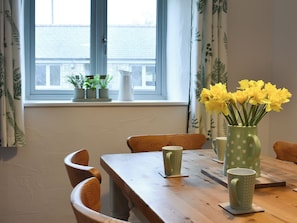 Dining - 3 bedroom accommodation in Mawla, near Porthtowan (Mawla, near Porthtowan)