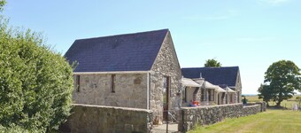 2 bedroom accommodation in Llanystumdwy, near Criccieth