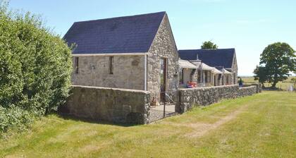 2 bedroom accommodation in Llanystumdwy, near Criccieth