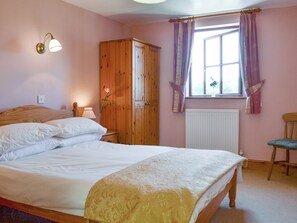 2 bedrooms, free WiFi, bed sheets, wheelchair access