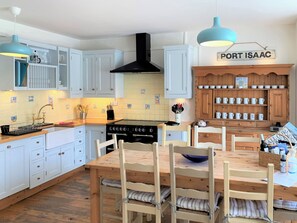 Dining - 4 bedroom accommodation in Port Isaac (Port Isaac)