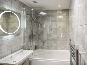 Towels - 2 bedroom accommodation in Docking (Docking)