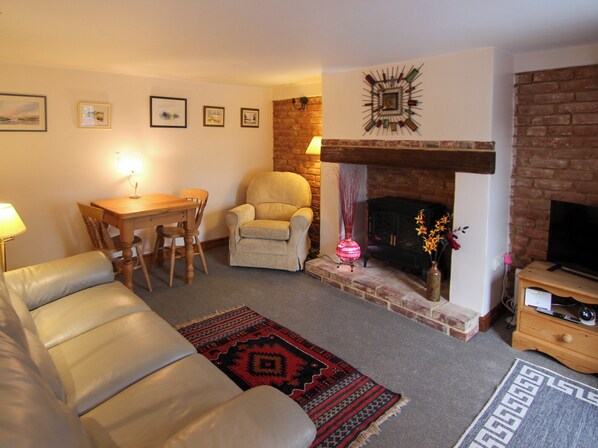 TV - 2 bedroom accommodation in Docking (Docking)