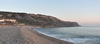 2 bedroom accommodation in Walditch, near Bridport