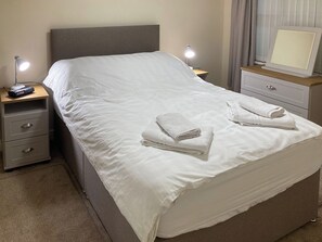 2 quartos, Wi-Fi de cortesia, roupa de cama