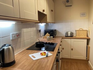 Dishwasher, cookware/dishes/utensils