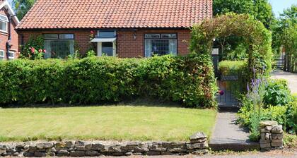 2 bedroom accommodation in Thornton le Dale, near Pickering