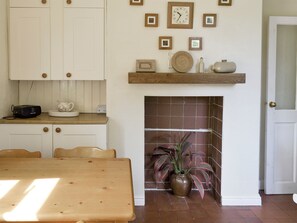 Dining - 2 bedroom accommodation in Thornton le Dale, near Pickering (Thornton le Dale, near Pickering)