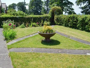 Property grounds - 2 bedroom accommodation in Thornton le Dale, near Pickering (Thornton le Dale, near Pickering)