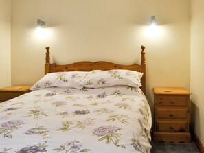 1 bedroom, free WiFi, bed sheets - 1 bedroom accommodation in Caernarfon (Caernarfon)