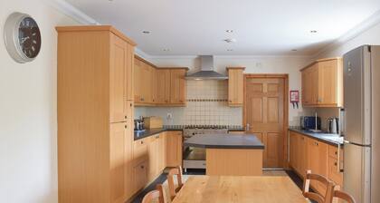 6 bedroom accommodation in Ferryside