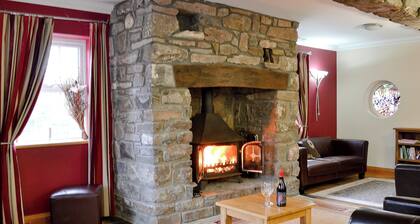 6 Schlafzimmer Unterkunft in Ferryside