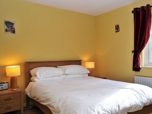 3 bedrooms, free WiFi, bed sheets