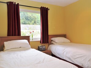 3 bedrooms, free WiFi, bed sheets