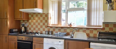 Chaise haute, congélateur