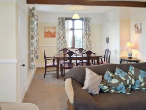 Fireplace - 3 bedroom accommodation in Porth Colmon, near Pwllheli (Porth Colmon, near Pwllheli)