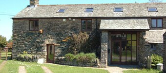A luxury barn conversion, with superb quality kitchen and extra shower room.