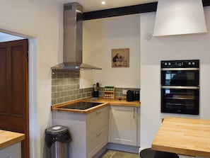 Oven, dishwasher, freezer - 4 bedroom accommodation in Keswick (Keswick)