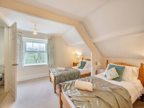 7 bedrooms, free WiFi, bed sheets