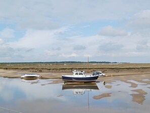 Beach - 2 bedroom accommodation in Wells-next-the-Sea (Wells-next-the-Sea)