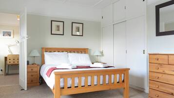 3 bedrooms, free WiFi, bed sheets