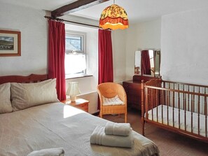 4 bedrooms, free WiFi, bed sheets