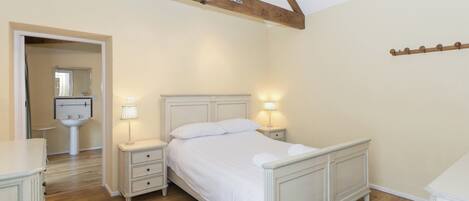 3 chambres, Wi-Fi gratuit, draps fournis