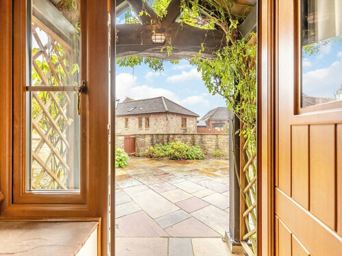 2 bedroom accommodation in Lydney