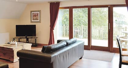3 bedroom accommodation in Oakley, near Dunfermline