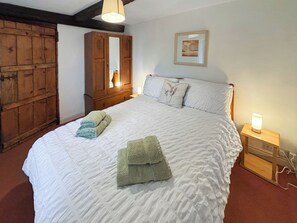 3 bedrooms, free WiFi, bed sheets