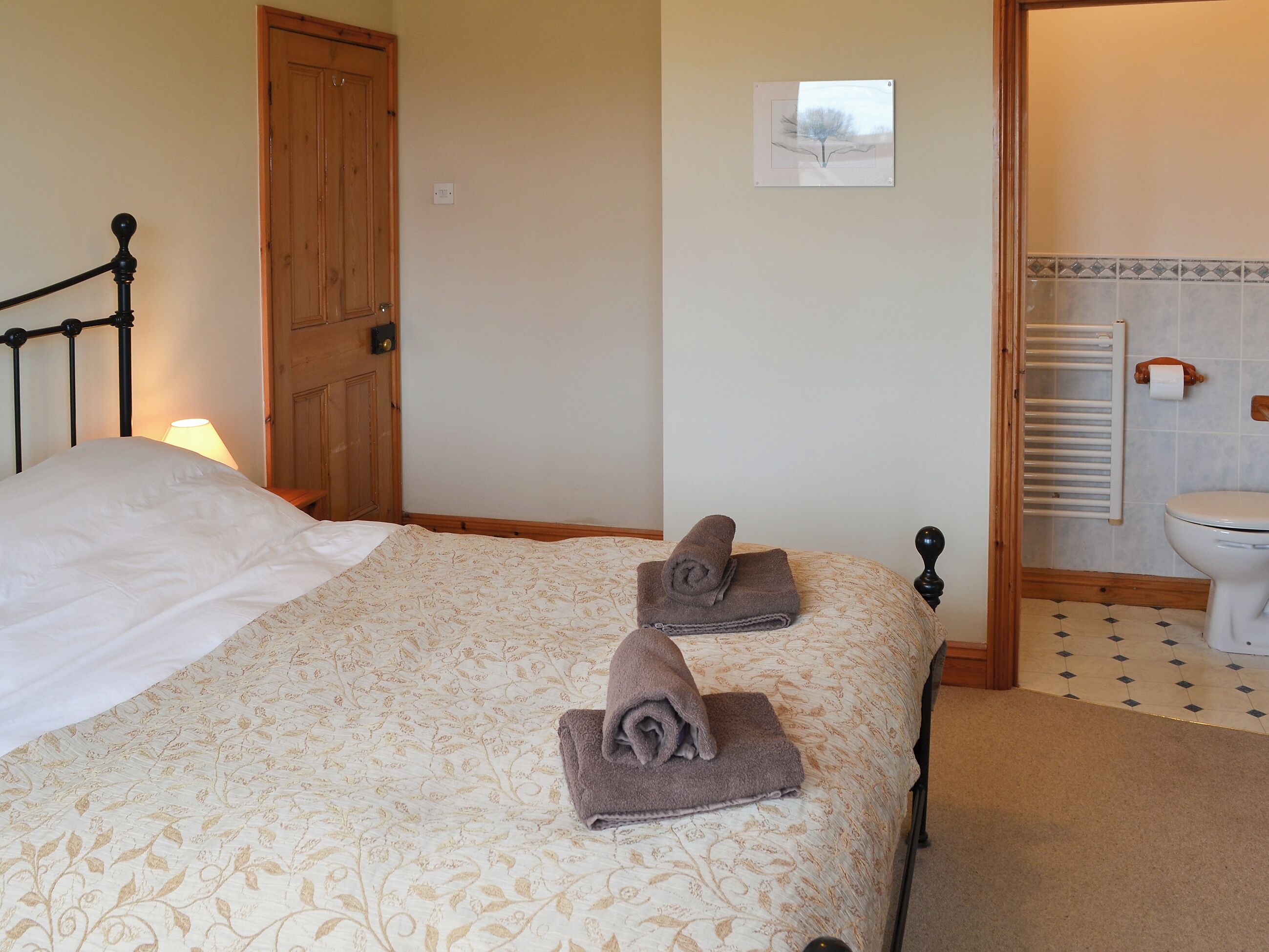 5 bedrooms, free WiFi, bed sheets