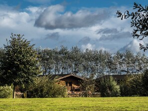 Unclassified image, 4 of 13, button - Lake View Lodges - 25074 (Old Leake, near Boston)