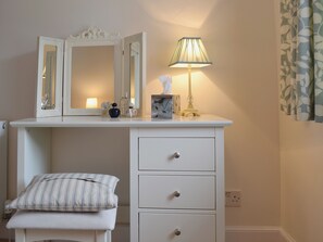 Interior - This holiday property makes for a great romantic getaway. (Ceres, near St Andrews)