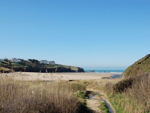 Beach - 2 bedroom accommodation in St Merryn, near Padstow (St Merryn, near Padstow)