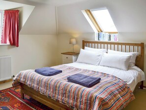 5 bedrooms, free WiFi, bed sheets - Hume Orchard Steading (Hume, near Kelso)