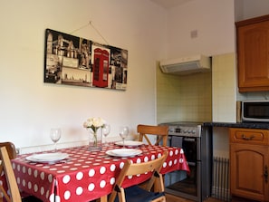Dining - 2 bedroom accommodation in Whistable (Whistable)