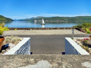 Unclassified image, 5 of 22, button