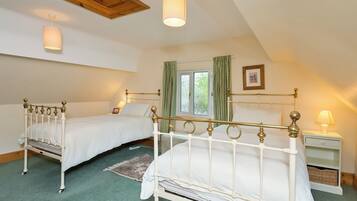 3 bedrooms, free WiFi, bed sheets
