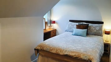 1 bedroom, bed sheets