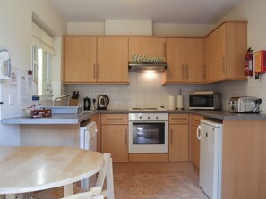 Dishwasher, cookware/dishes/utensils