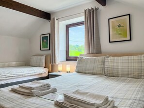 3 عدّة غرف نوم وملاءات أسرّة