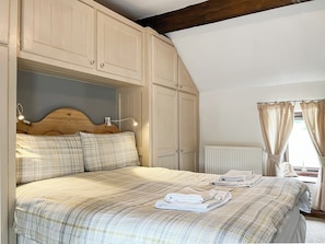 3 bedrooms, bed sheets