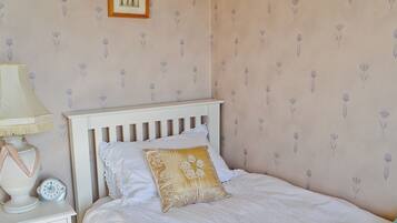 3 bedrooms, free WiFi, bed sheets