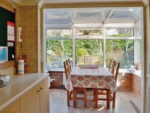 Dining - 3 bedroom accommodation in Fairhaven, near St Anne&rsquo;s (Fairhaven, near St Anne&rsquo;s)