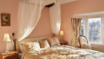 3 bedrooms, travel crib, free WiFi, bed sheets