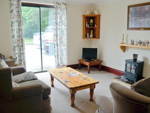 Living area - Greenmeadow Bungalow (Llanon, near Aberaeron)